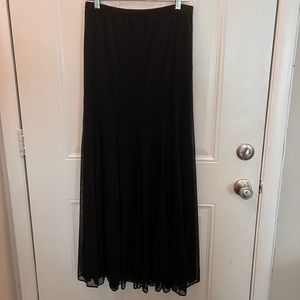 Onyx Nite black floor length flowey skirt size M NWT